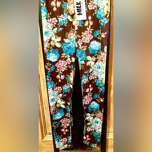 Colorful stretchy leggings. Floral pattern, elastic waist. Size small. NEW W/tag
